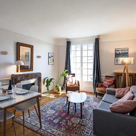 Lovely & Quiet A Montmartre Paris