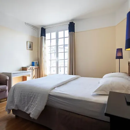 Lovely & Quiet A Montmartre Apartment *