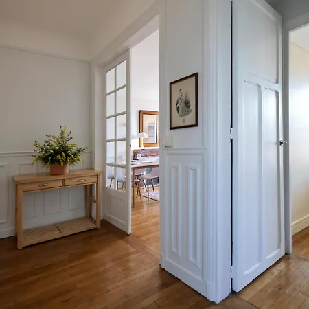 Lovely & Quiet A Montmartre Apartment Paris